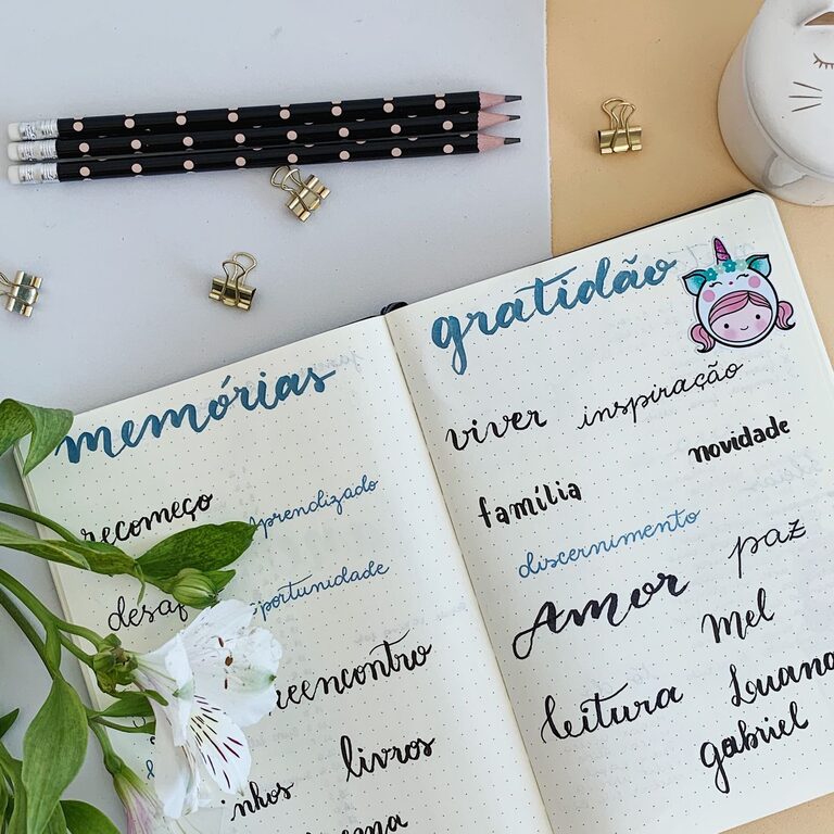 Beginner Guide to Journaling Every Day for a Happier Mind